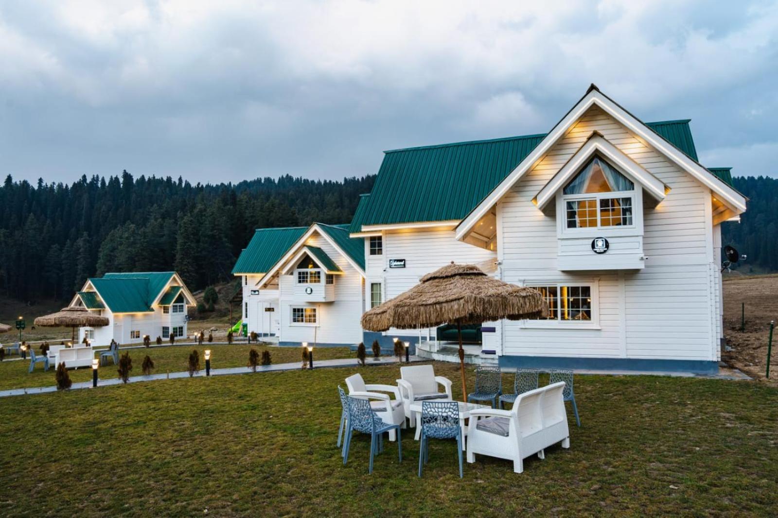 Green Rooms Resort Gulmarg Zewnętrze zdjęcie